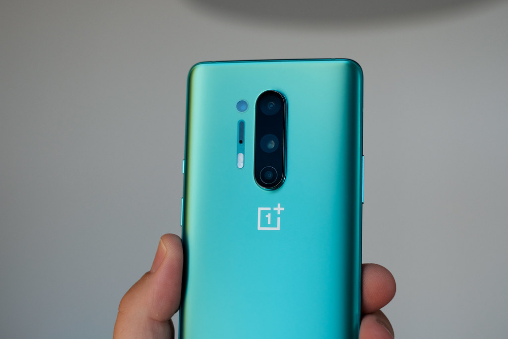 OnePlus 8T Series leaked features : 64MP Camera|Punch-hole Display 